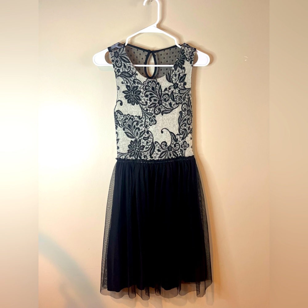 Weston Wear Black and Cream Floral Lace Midi Dress